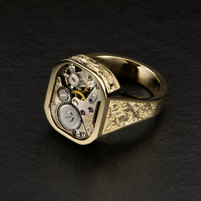 Yellow Gold Signet - VESTIGE - AHW Studio