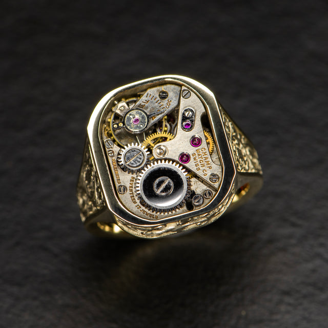Yellow Gold Signet - VESTIGE - AHW Studio