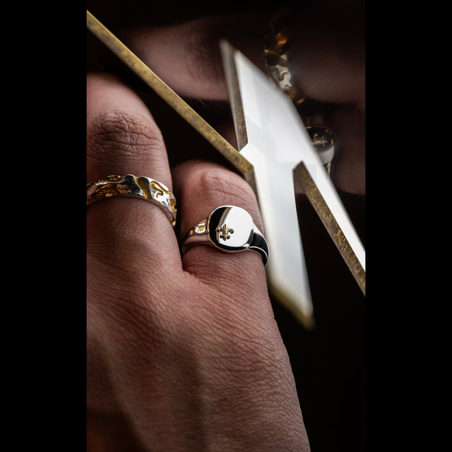 Crest Signet Ring - TALISMAN - AHW Studio