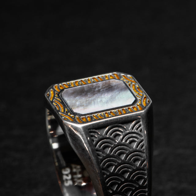 Gold Pearl Signet - KUROSHIO - AHW Studio