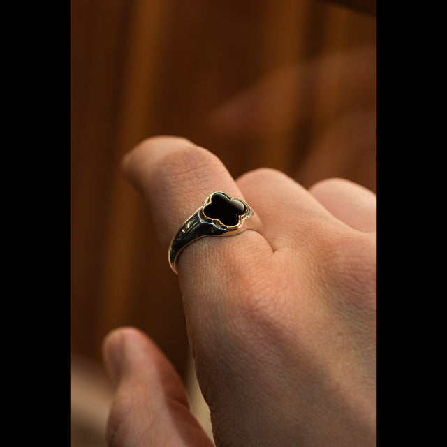Clover Signet - QUATRE - AHW Studio
